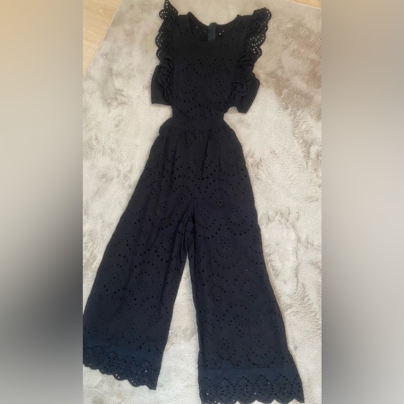 Eyelet cut out jump suit - Picture 3 of 4